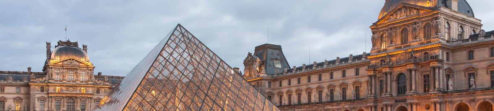 Musée du Louvre Hôtel Champs Elysées Paris